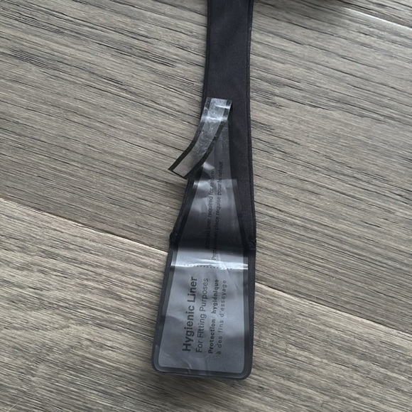 Lululemon | Wundermost Ultra-Soft Nulu Square-Neck Long-Sleeve Bodysuit Black - Picture 12 of 13